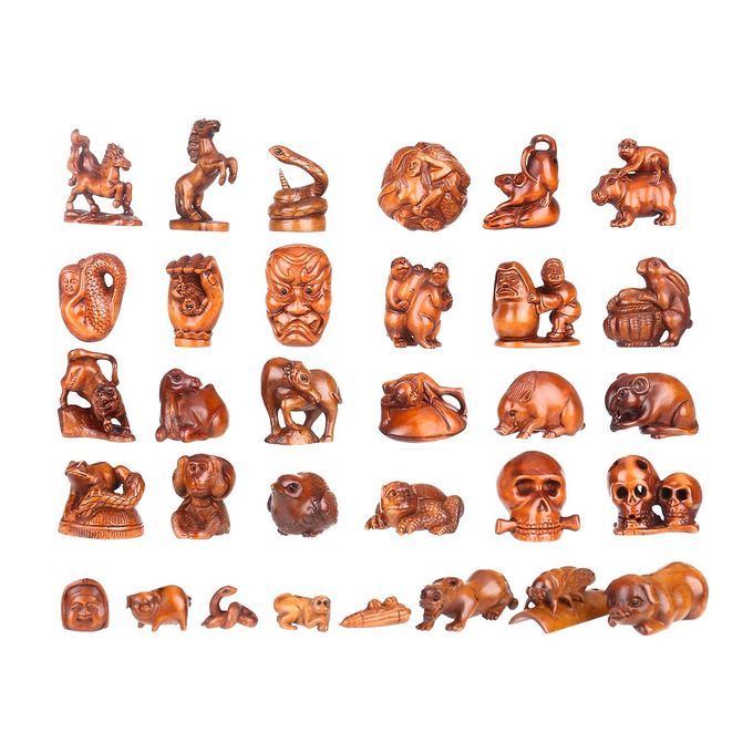 Tooarts A Set Of 5 Different Mini-Woodcarvings A Total Of-