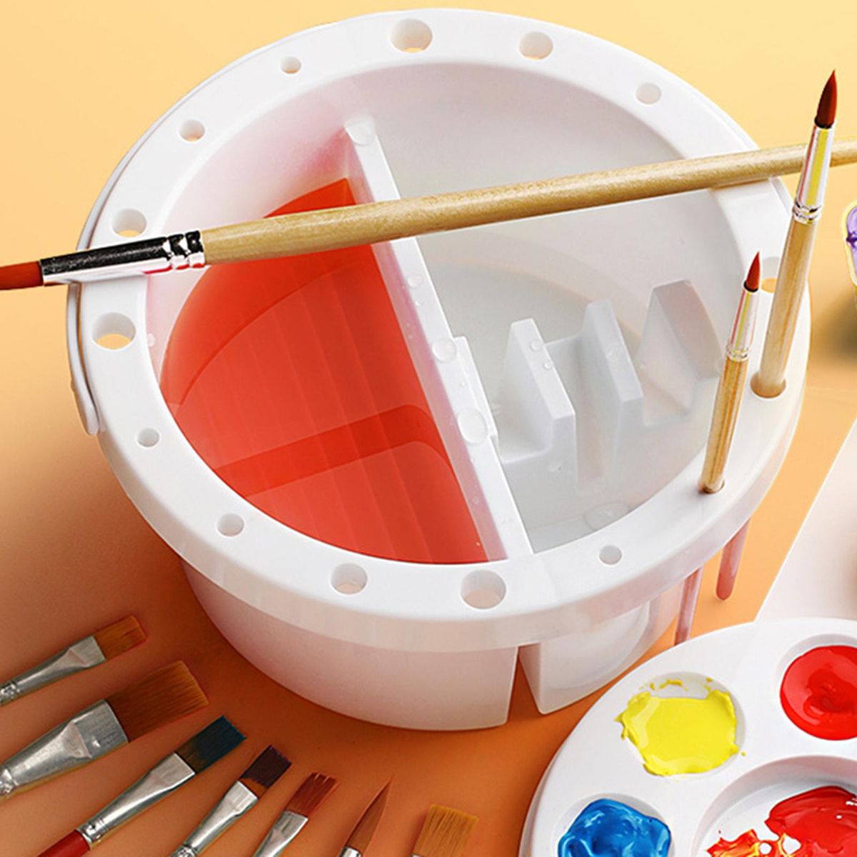 Paint Brush Washer Contains A Pallet Tub For Watercolor