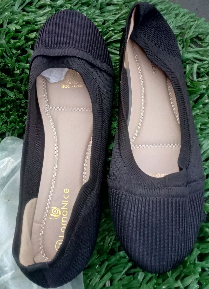 Unique Ladies Flat Shoe - Black