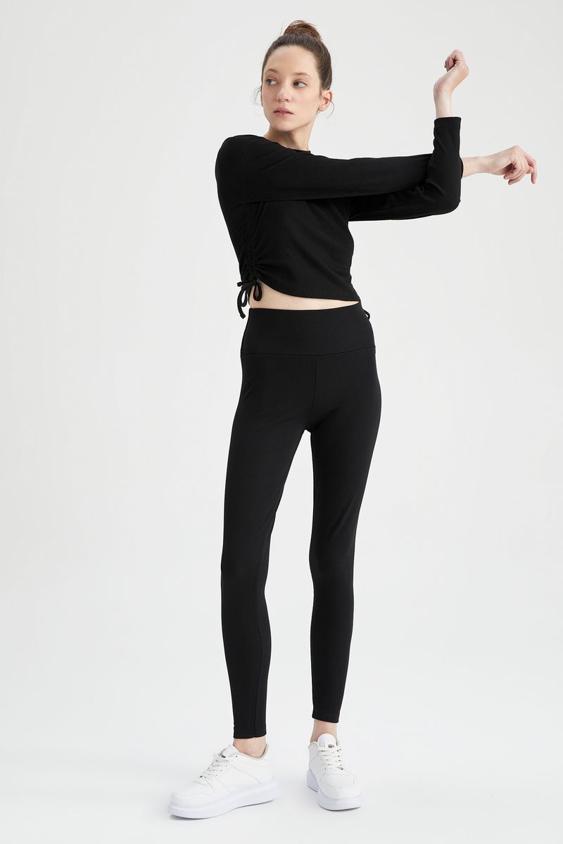 Woman Young Knitted Leggings - Black