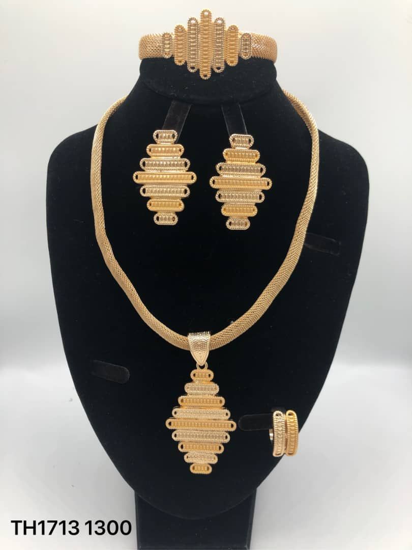 Classic  Ladies Jewelry Set