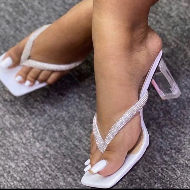Ladies Sleek Comfy Slippers For Women-White