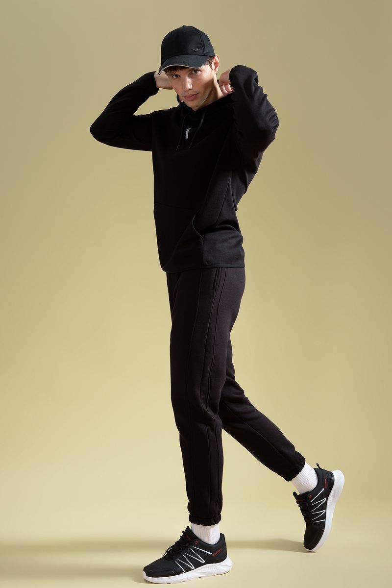 Man Knitted Standart Fit Jogger -Black