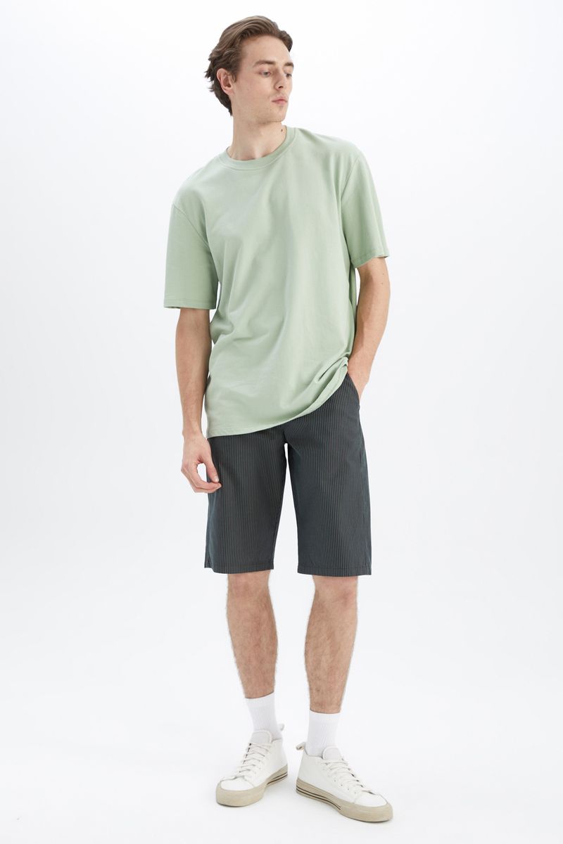 Man Young Regular Fit Woven Bermuda - Khaki