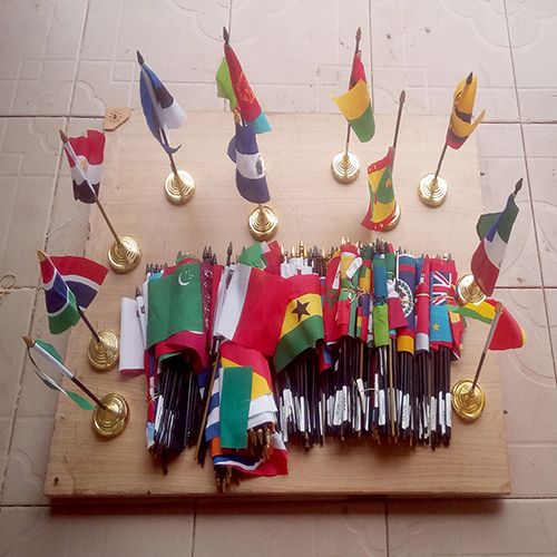 A 2-PC Pair Mini Polyester One Country UN Member N-S/ Nigeria Table Top Flag Gold Base Stick Pole