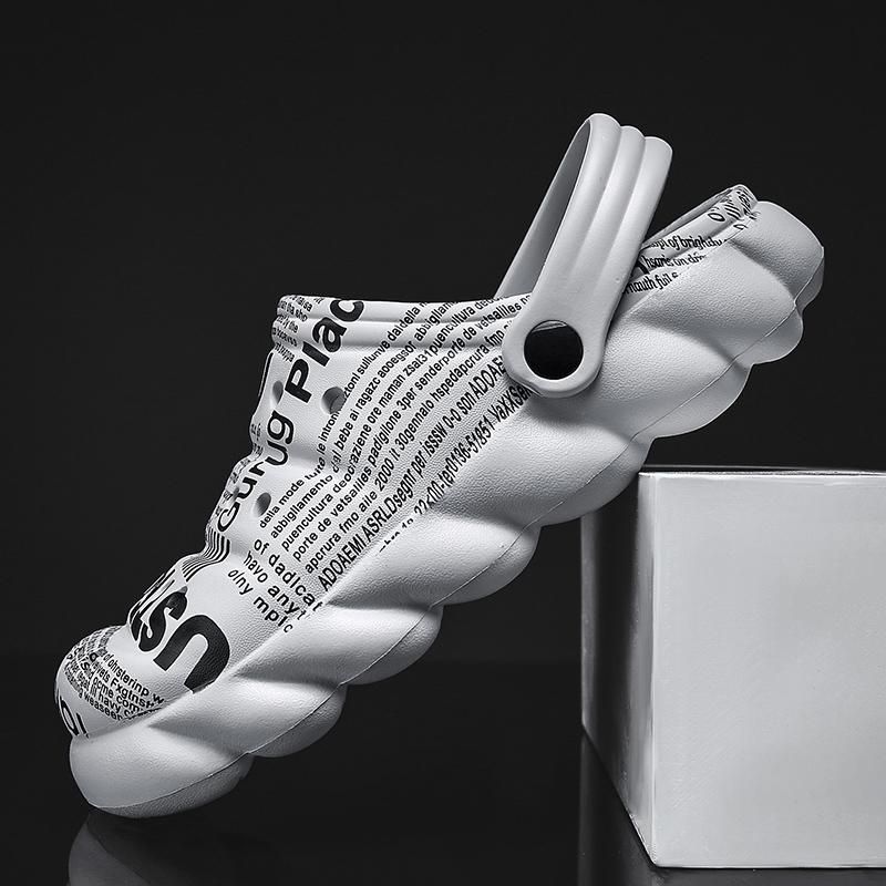2022 Summer New Men's Clogs Sandals EVA Lightweight Beach Slippers Non-slip Mule Men Women Garden Clog Shoes Casual Flip Flops