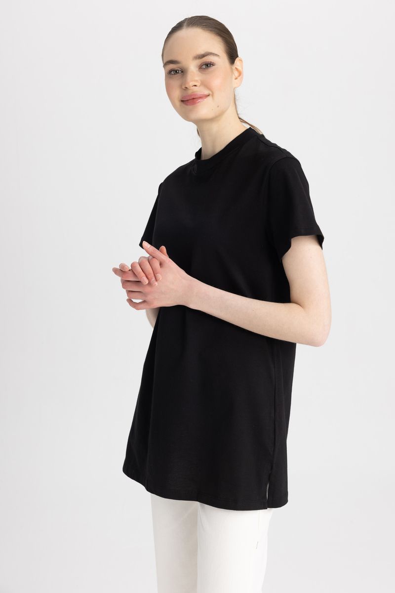 Woman Regular Fit Bike Neck Knitted Short Sleeve Tunic - Black
