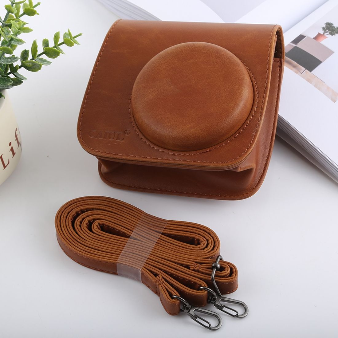 Retro Style Full Body Camera PU Leather Case Bag With Strap For FUJIFILM Instax Mini 9 / Mini 8+ / Mini 8(Brown)