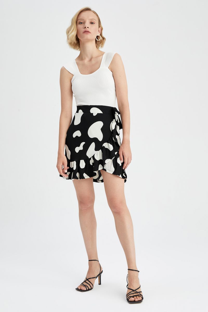 Woman Casual Regular Fit Knitted Skirt - Black