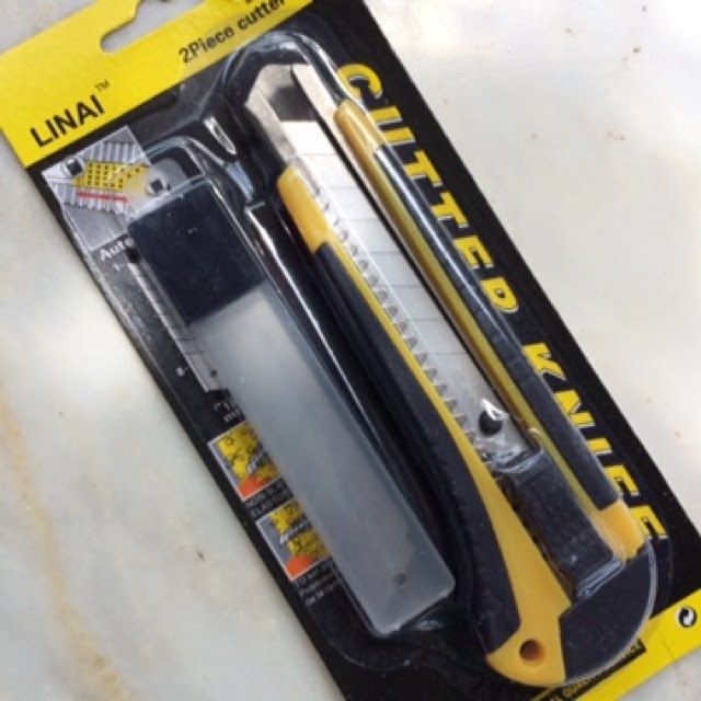 Retractable Cutter Knife, 2-Piece Utility Knife