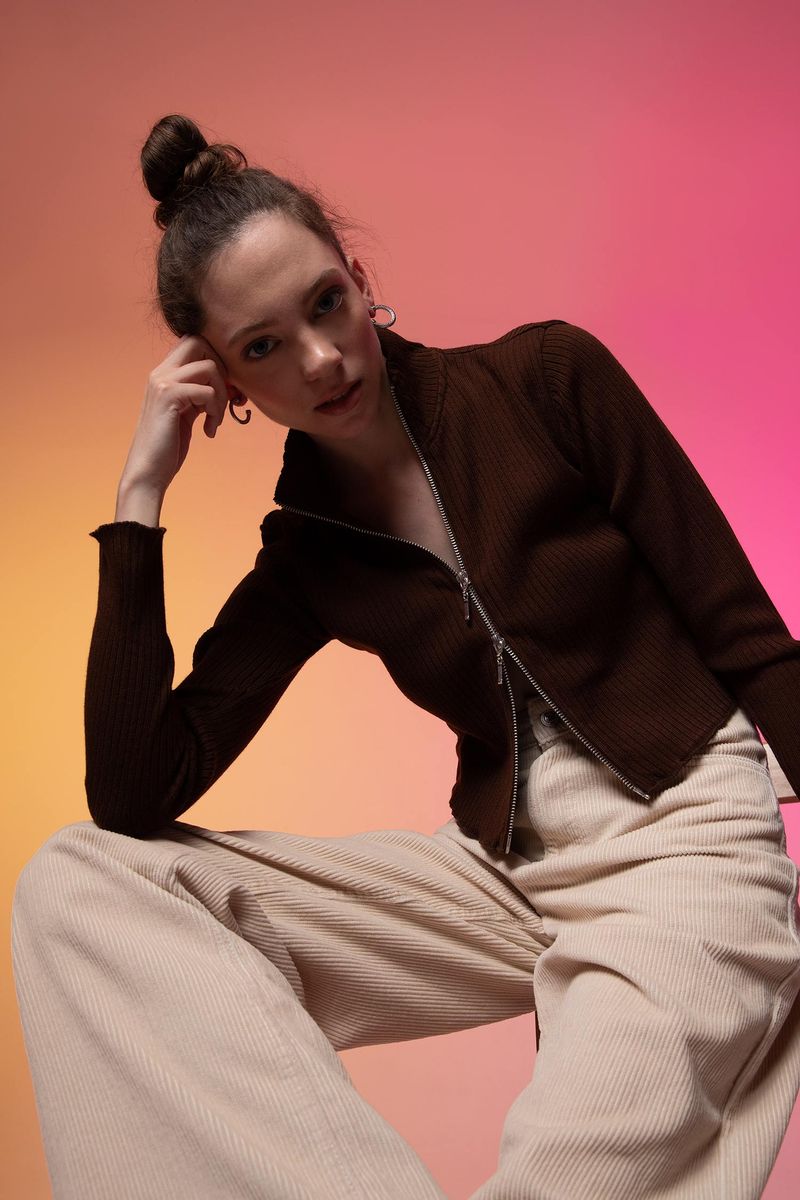 Woman - Mock Neck Long Sleeve Fitted Knitted Cardigan-Brown