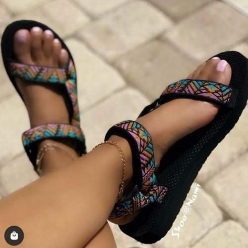 Ladies Beautiful Light Platform Flat Sandal-black