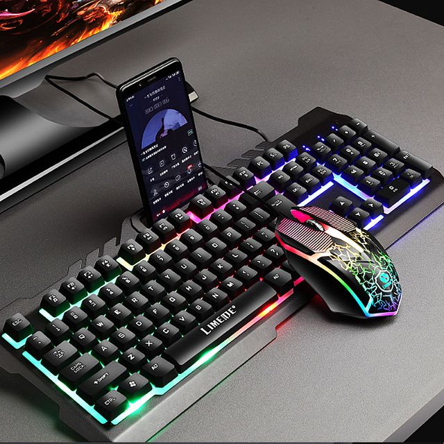 Gaming Mouse 104 Keyboard Sets Phone Holder Metal Feel Led