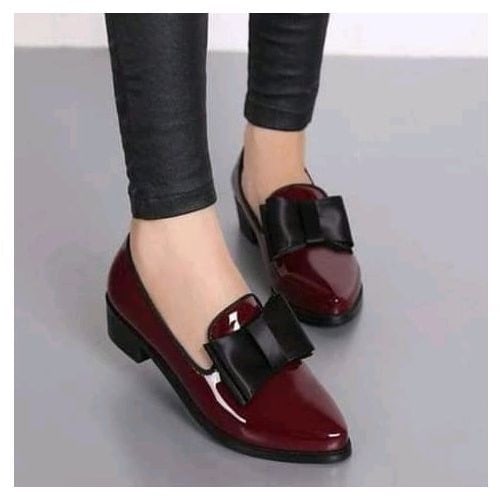 Ladies Flat Shoe -Glossy Red