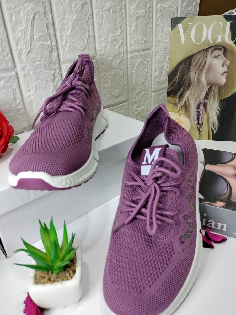 Fashionable Sporty Sneakers For Unisex