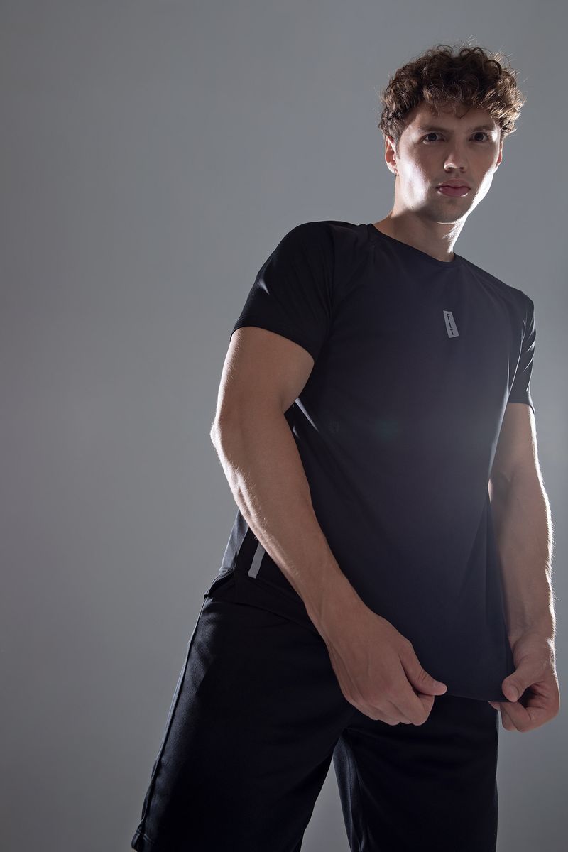 Man Slim Fit Crew Neck Knitted T-Shirt - Black