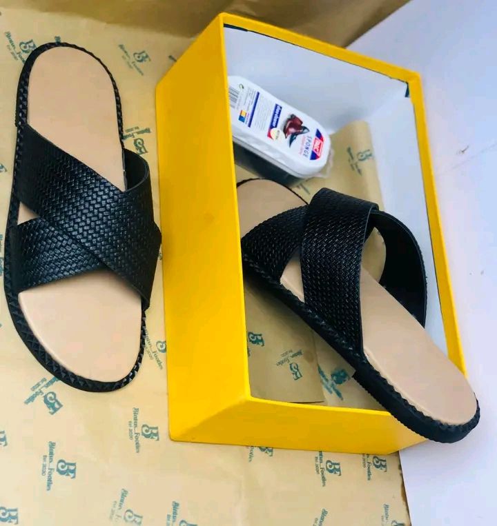 Mens Black Basket Cover Palm