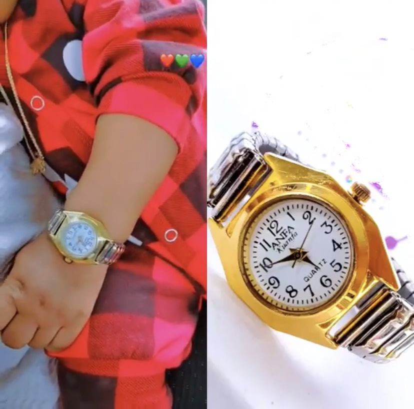 UNIQUE CHILDREN QUARTZ  WATCH