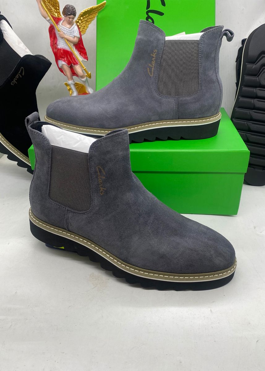 Men Chelsea Boots Pointed Leather Business Dress Soft