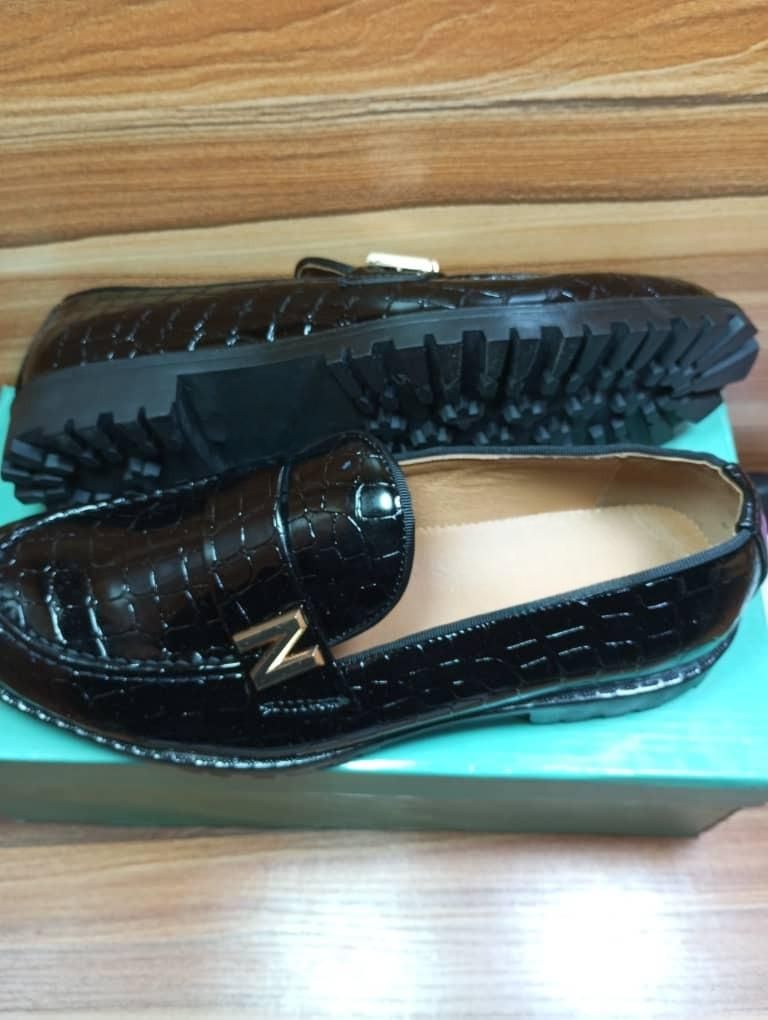 MEN CONFIRM CRACK LEATHER  DESIGNERS SHOE BLACK