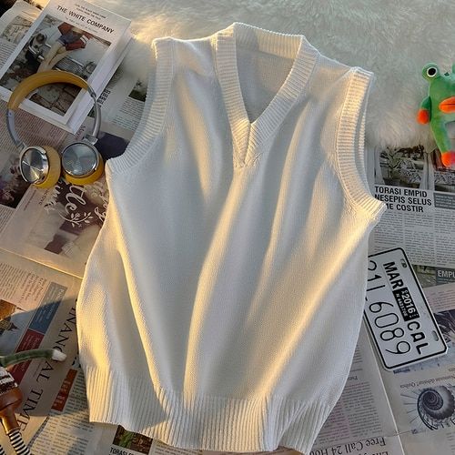 Sweater Vest Men Sleeveless V-neck Handsome Japanese Streetwear Knitwear Kpop