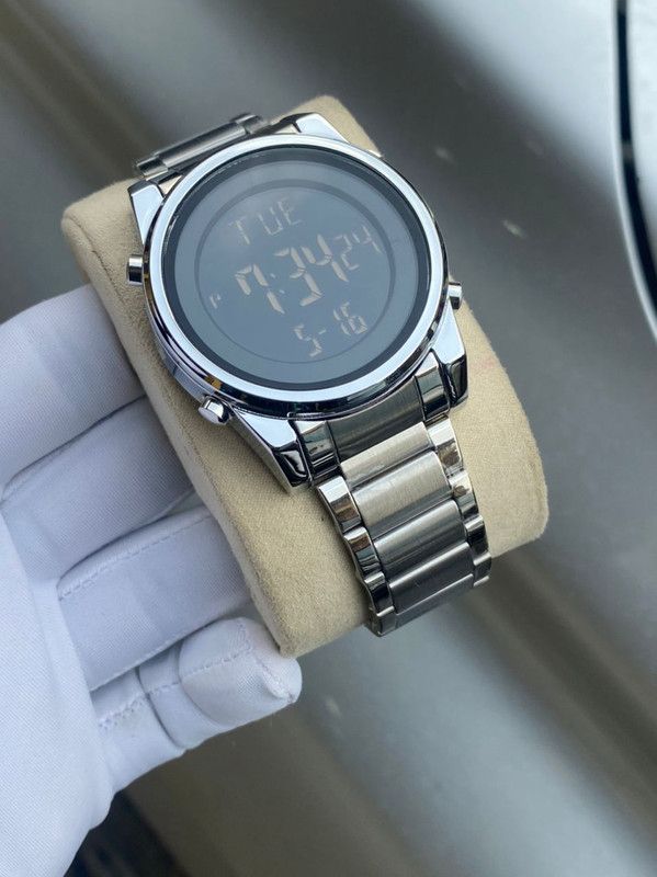 High Quality Men 1611 Digital Wristwatch-Silver