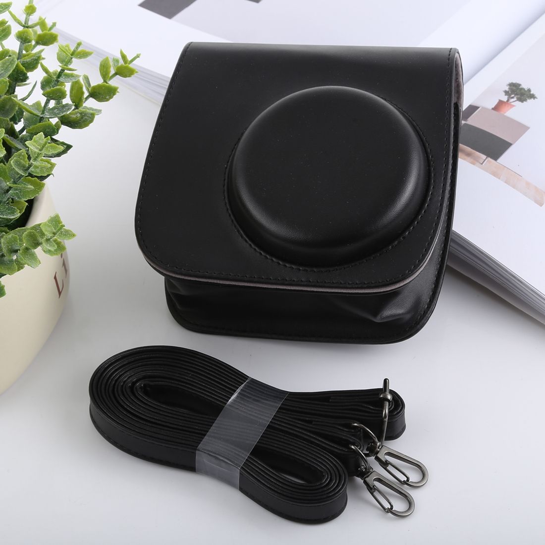 Retro Style Full Body Camera PU Leather Case Bag With Strap For FUJIFILM Instax Mini 9 / Mini 8+ / Mini 8(Black)