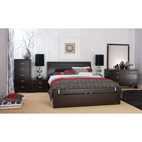 Omingos Bedroom Makeover Set
