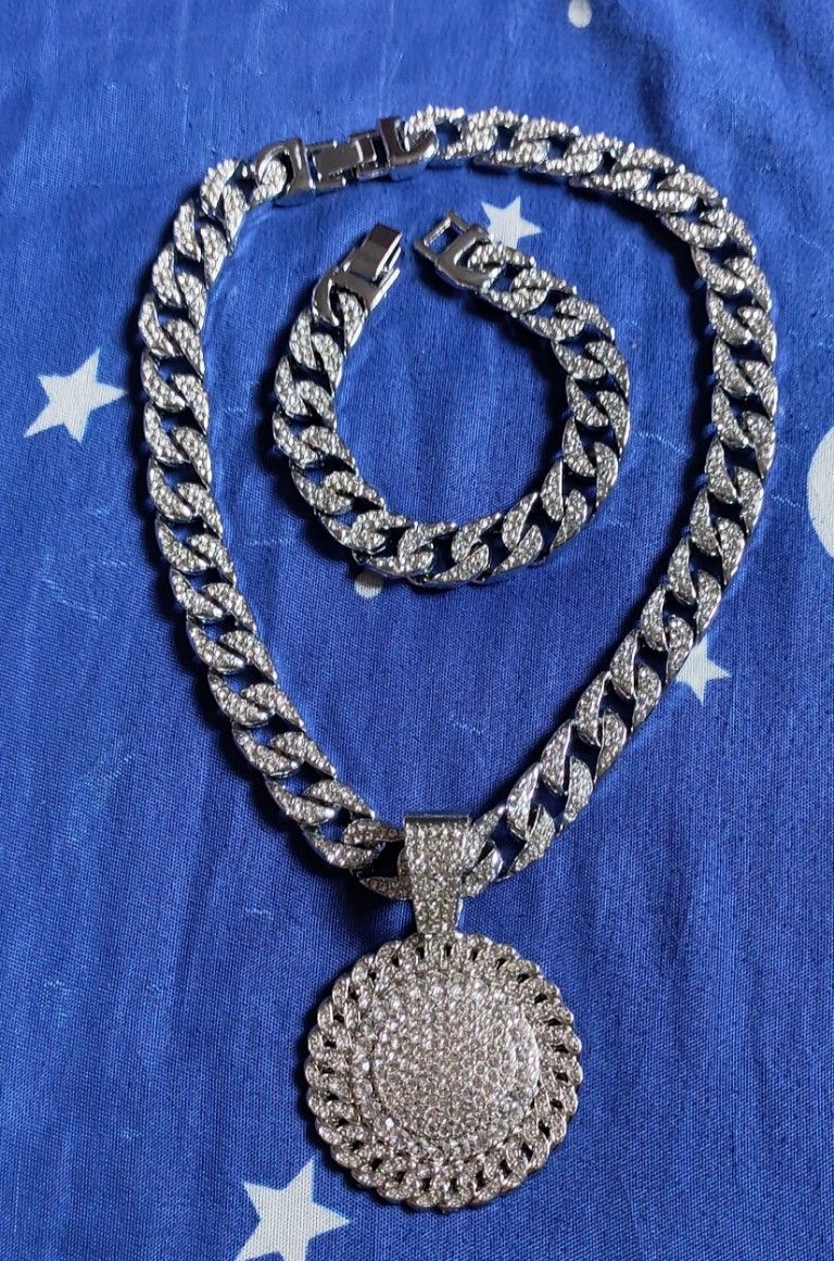 Men's Thick Cuban Link Chain And Pendant