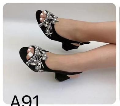 Beautiful Ladies Low Heel Sandals-Black