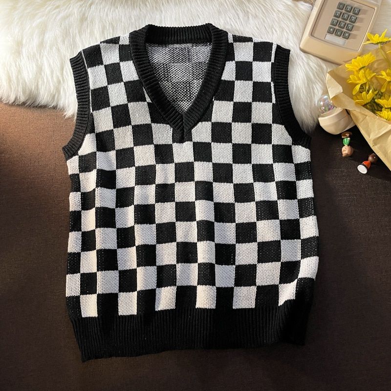 Men Plaid Sweater Vest Loose Sleeveless All-match V-neck Classic Knit-Black