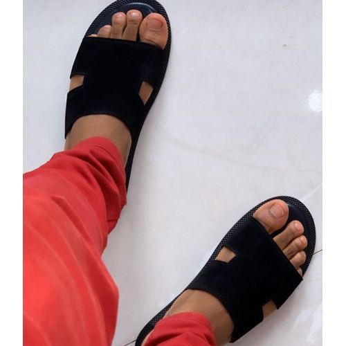 Trending Men Black Suede Pam