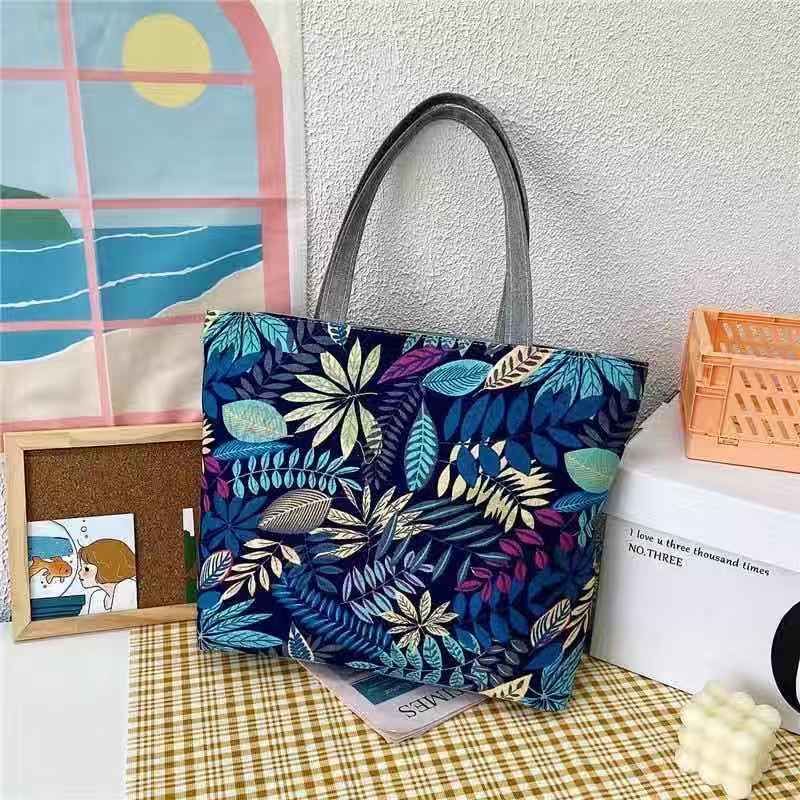 Large Capacity Women Traveling Shoulder Bag