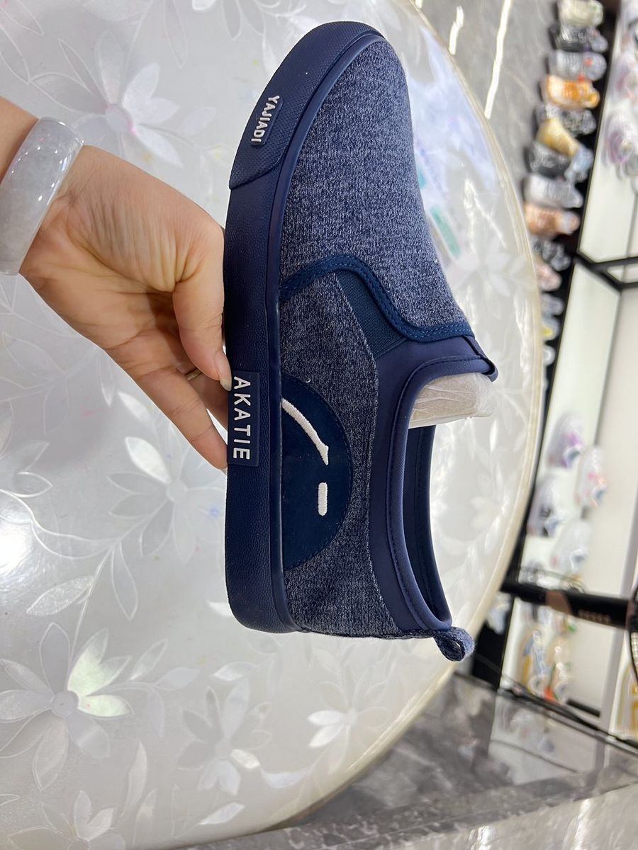 Akatie Comfortable Slip-on Sneakers Blue