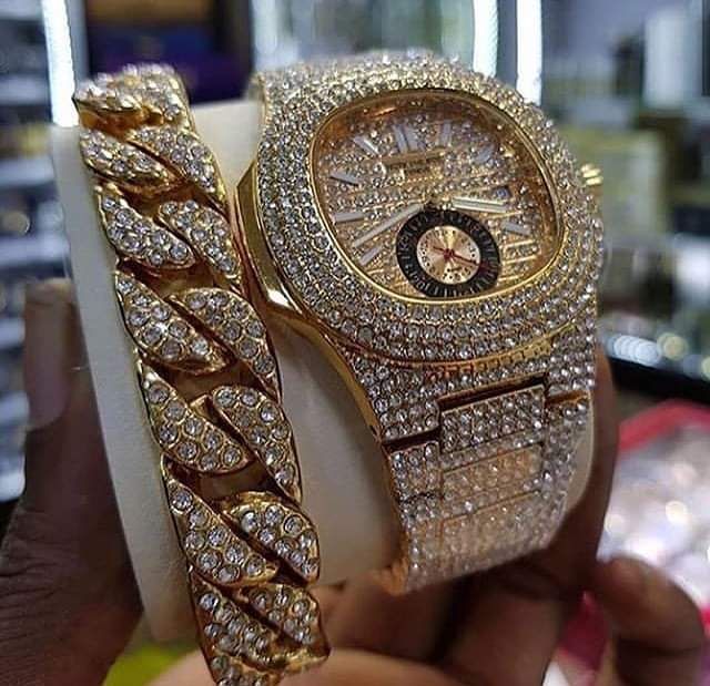 Stone Iced Men's Wristwatch With Hand Chain-Gold