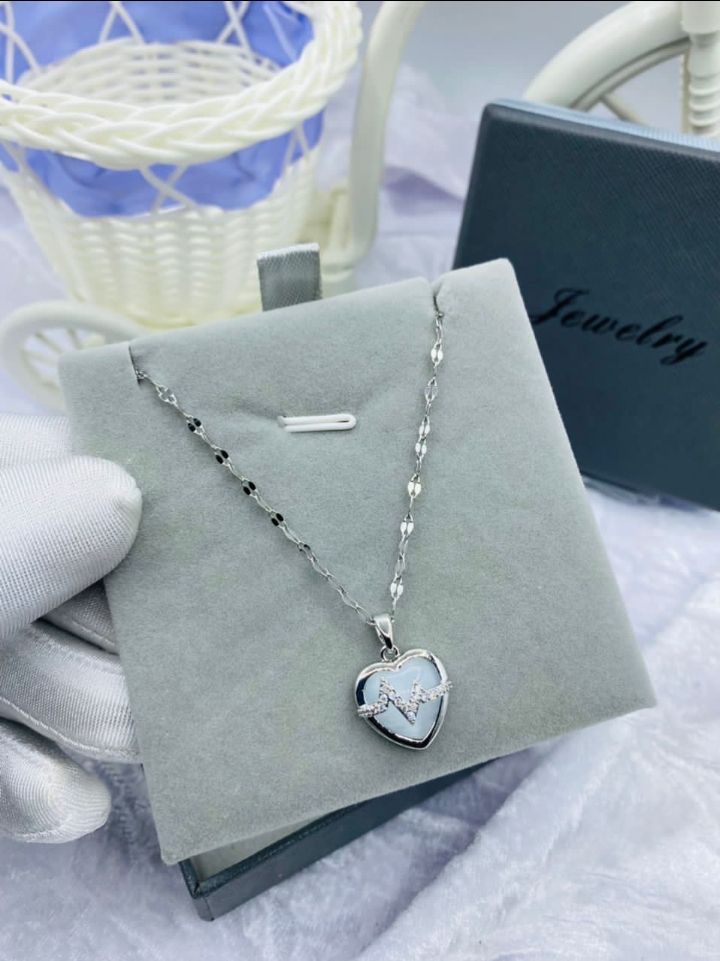 Non Tarnish Silver Neck Chain And Pendant