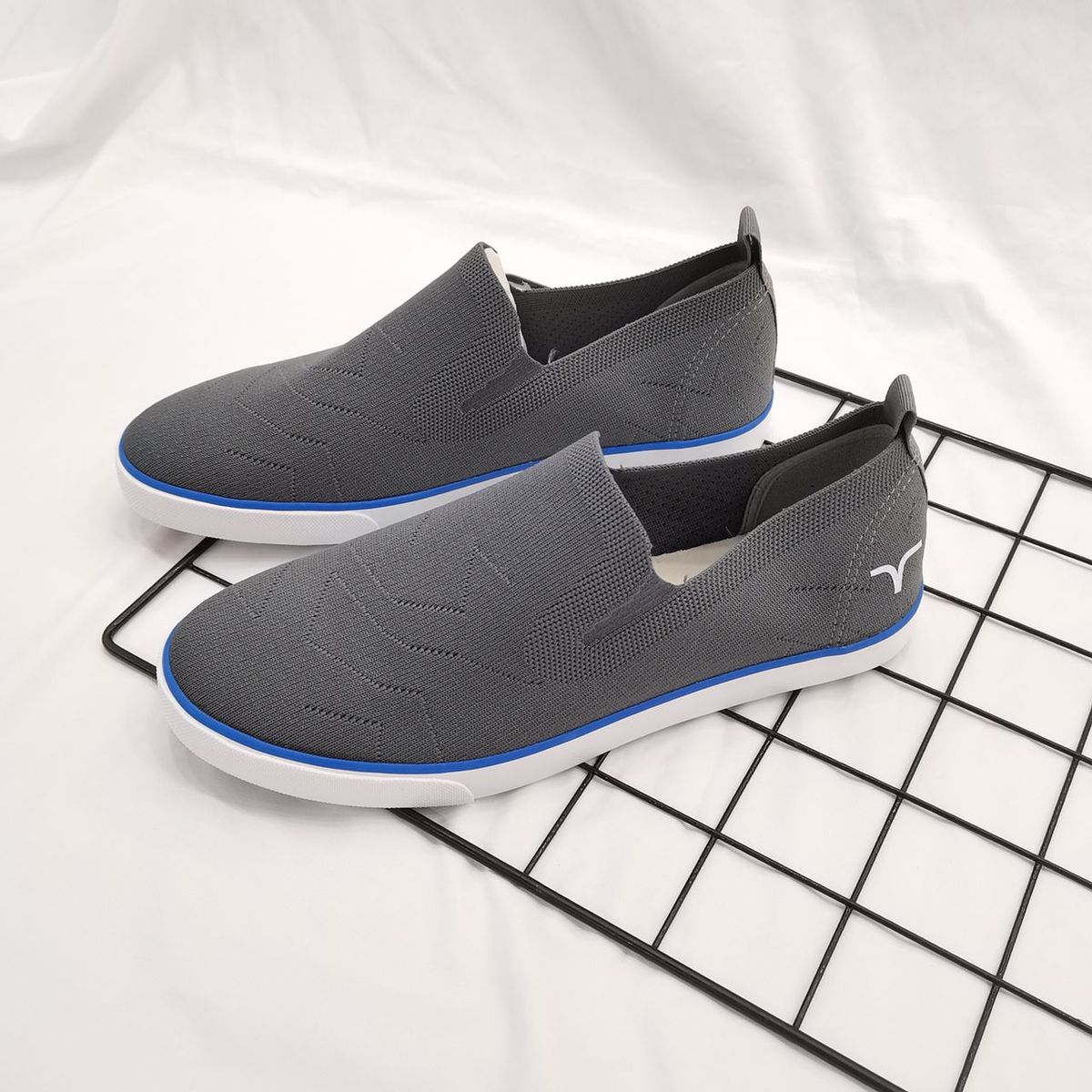 Fuerkang Sleek Mesh Sneakers Gray