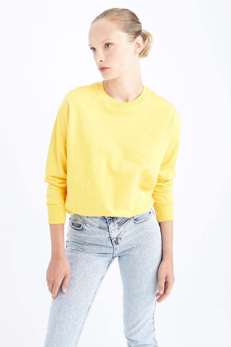 Woman Casual Regular Fit Knitted Sweatshirt - Yellow