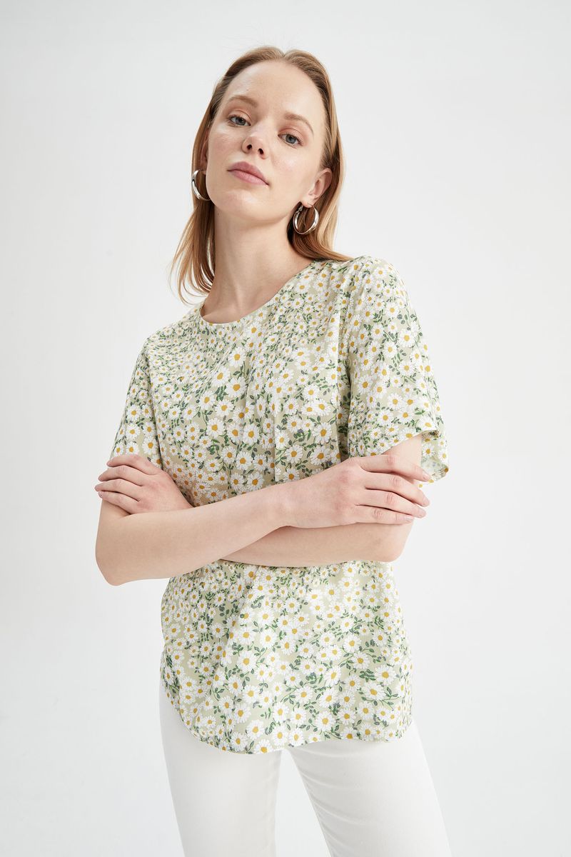 Woman Regular Fit Round Collar Woven Short Sleeve Blouse - Turquoise