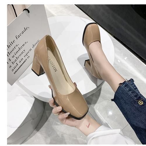 Block Heel Patent Leather Round Mouth Cover Shoe - Nude