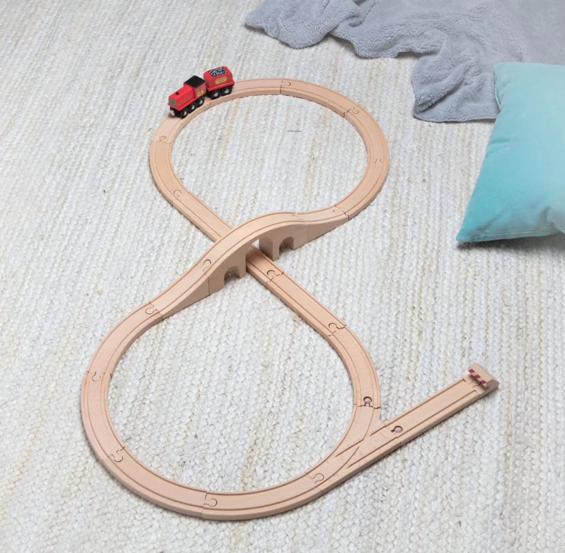 Figure 8 Train Set Wooden Engine And Coal Car 20 Pieces
