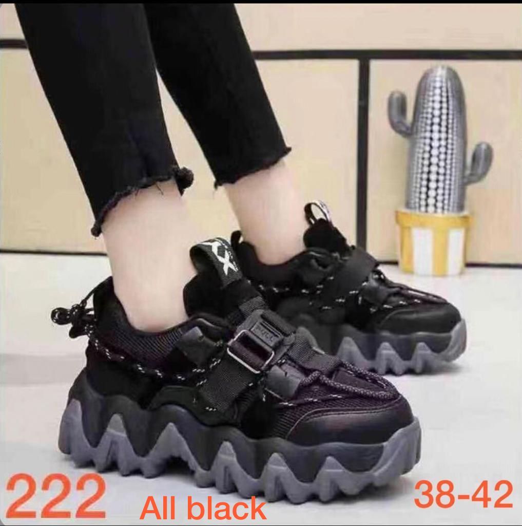 Plain Soft Black Unique Unisex Sneakers