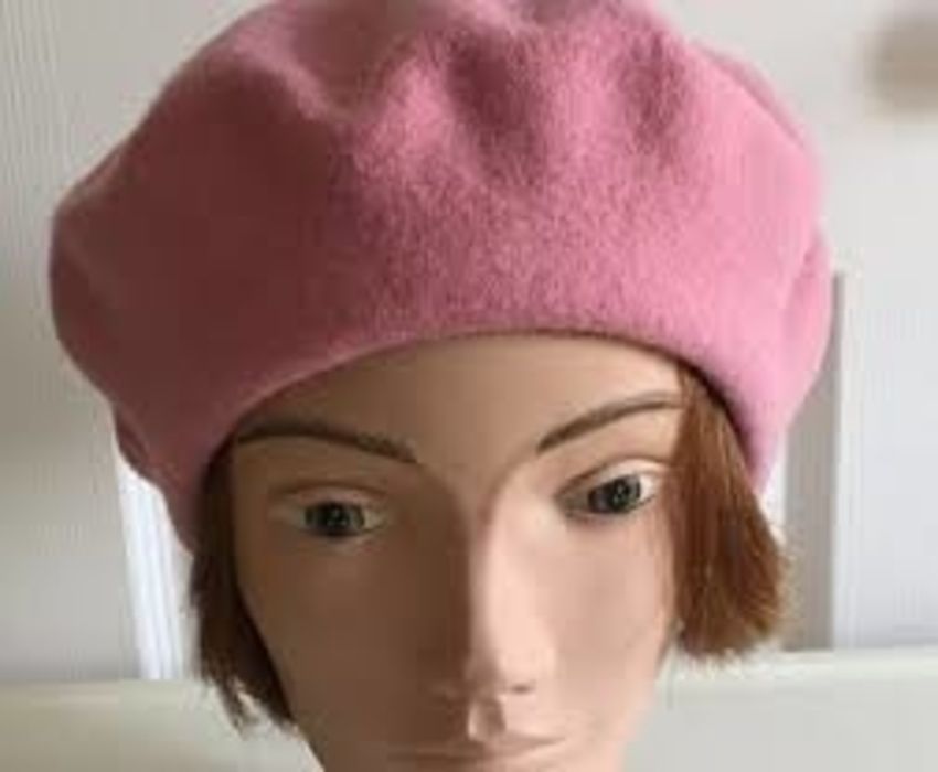 Beautiful Ladies Pink Beret 