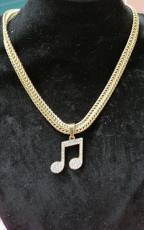 Thick Lined Cuban Chain With Iced Pendant