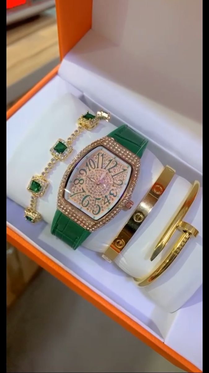 LADIES STUDED WRIST WATCH + BRACELETS (GREEN)