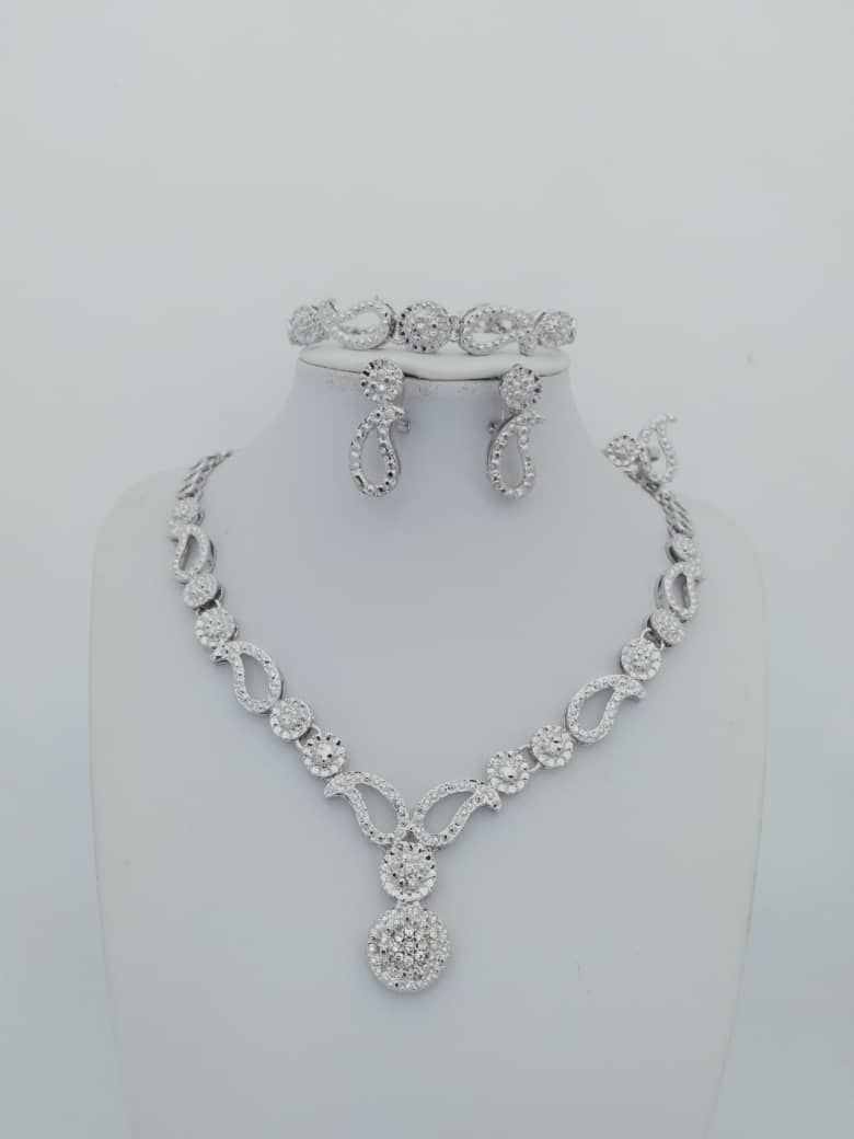 Luxury Choker Jewelry Set; Necklace,Ring,Earrings, Bracelet 4-in-1 For Ladies