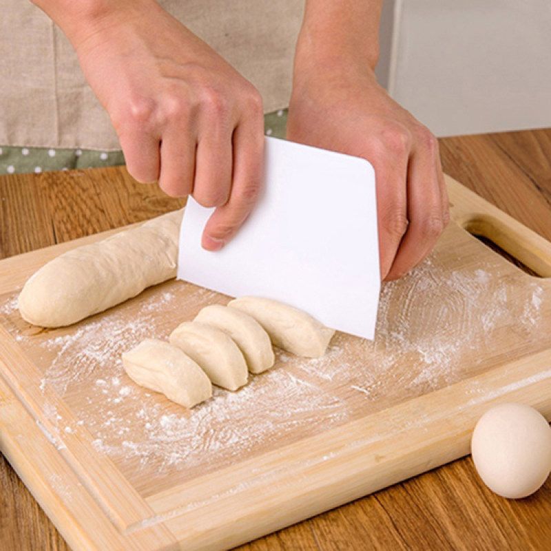 Popular Pastry Dough Scraper Cutter Plastic Baking Cake-