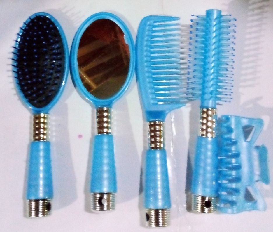 SET OF HAIR STYLING BRUSH/COMB WITH MIRROR AND HAIR HOLDER