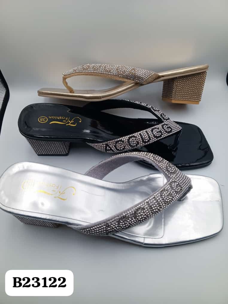 2023 Female New Design Slippers Silver