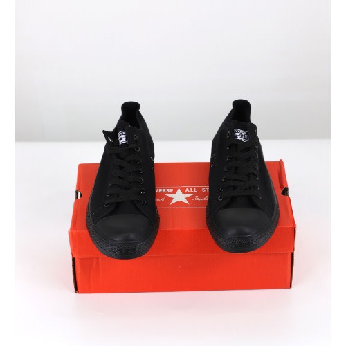 Low Top Sneakers - Black